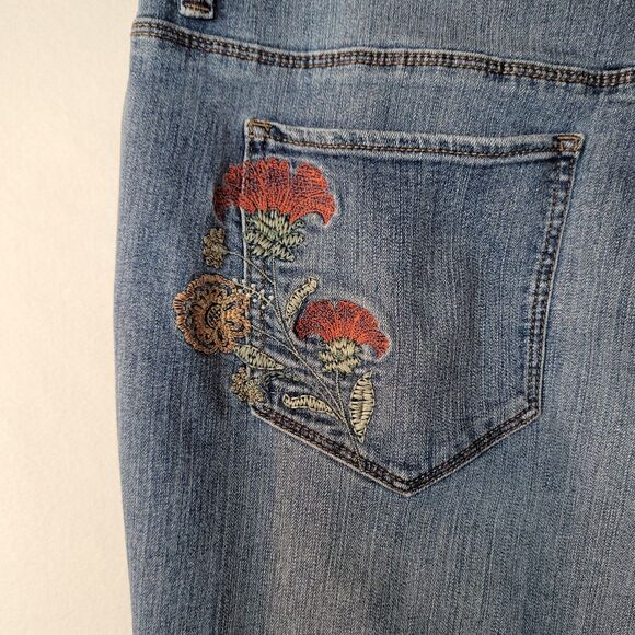 Style & Co Jeans Womens 14 Blue Curvy Boyfriend Floral Embroidered Ankle 34x27.5 - Picture 5 of 11